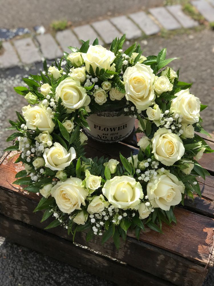 Corona de flores Palomita Blanca